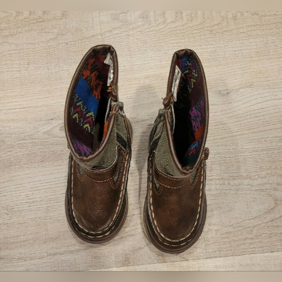 Carter's boots size 5 toddler - Picture 5 of 7